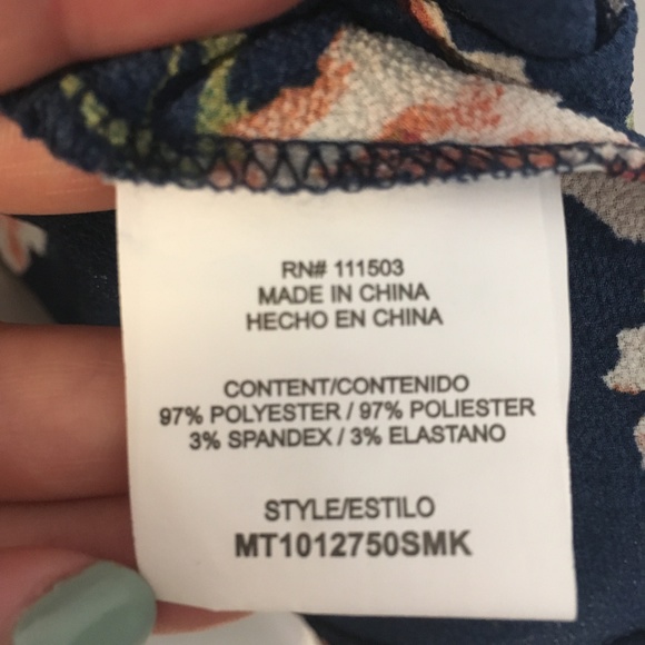 Flutter Sleeve Floral Wrap Top EUC - Picture 7 of 8